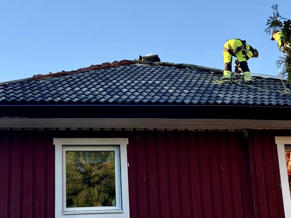 Läggning_av_nytt tak_01